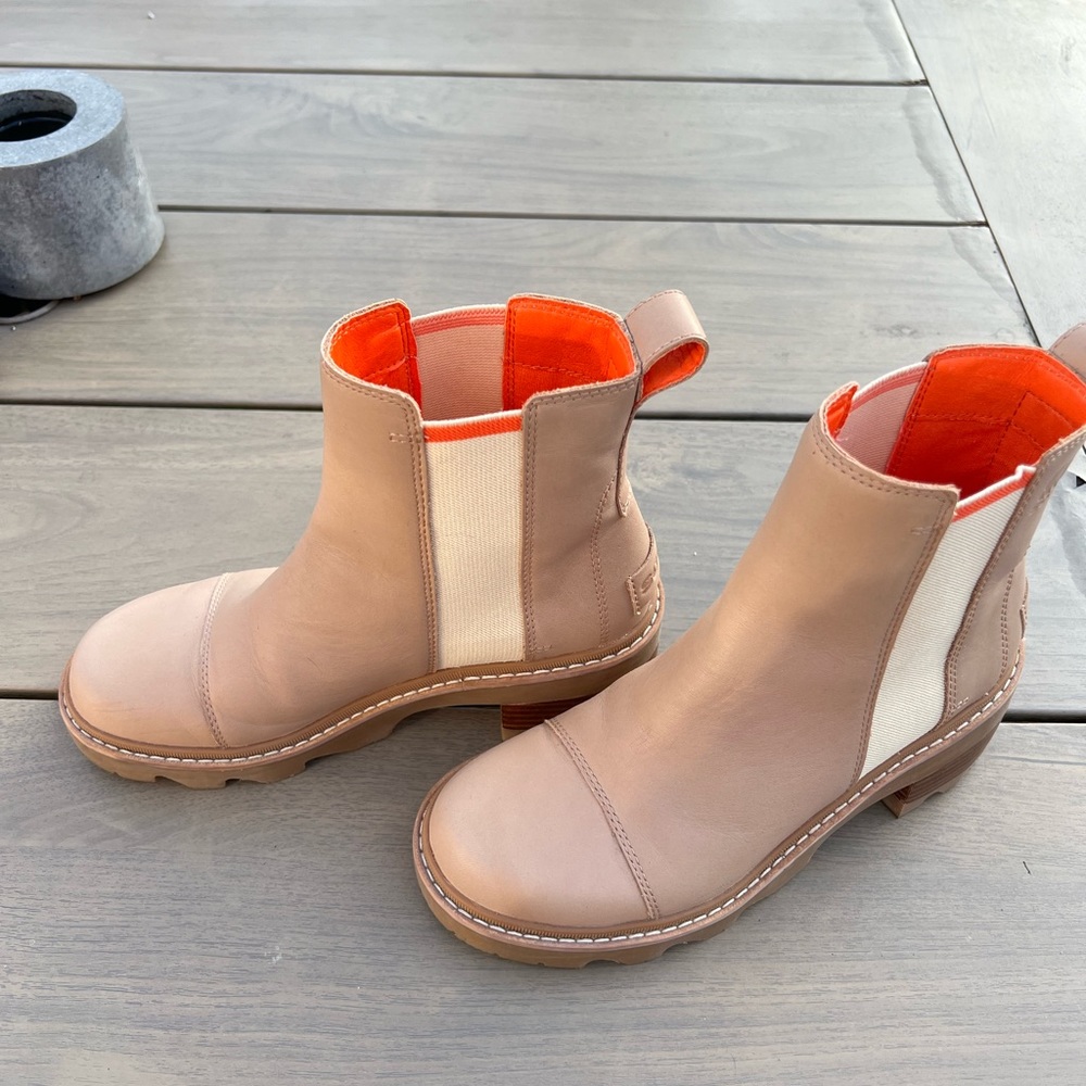 Sorel Joan of Arc boots!